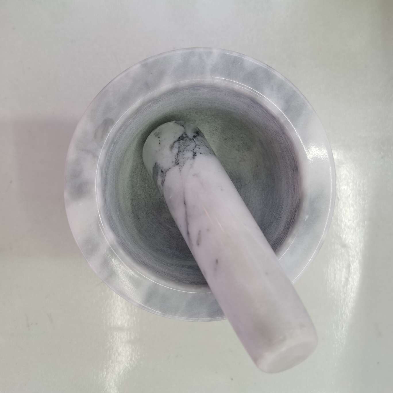 Daily necessities, kitchen tools, multi-functional stone garlic tamper, kitchenware, household practical kitchenware, multi-purpose marble garlic mortar Application Scenario