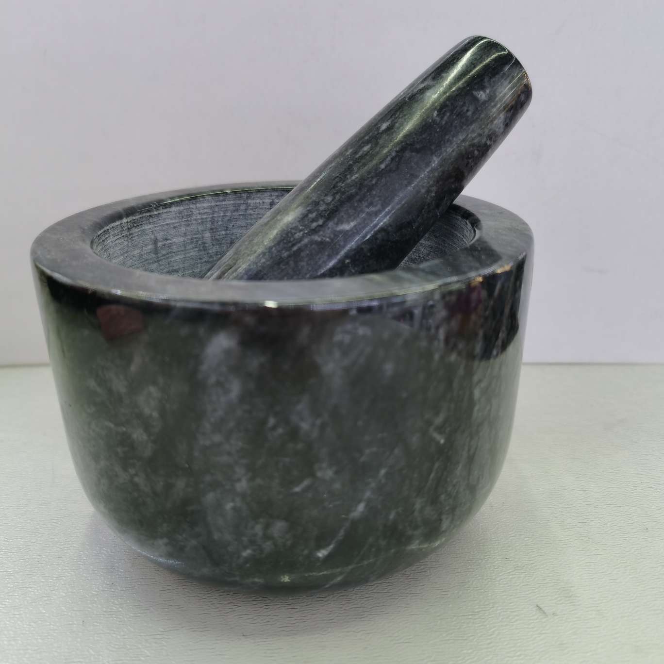 Stone garlic press, daily necessities, kitchen tools, multi-functional household kitchen small tools, kitchen supplies, practical kitchen accessories, multi-purpose kitchenware