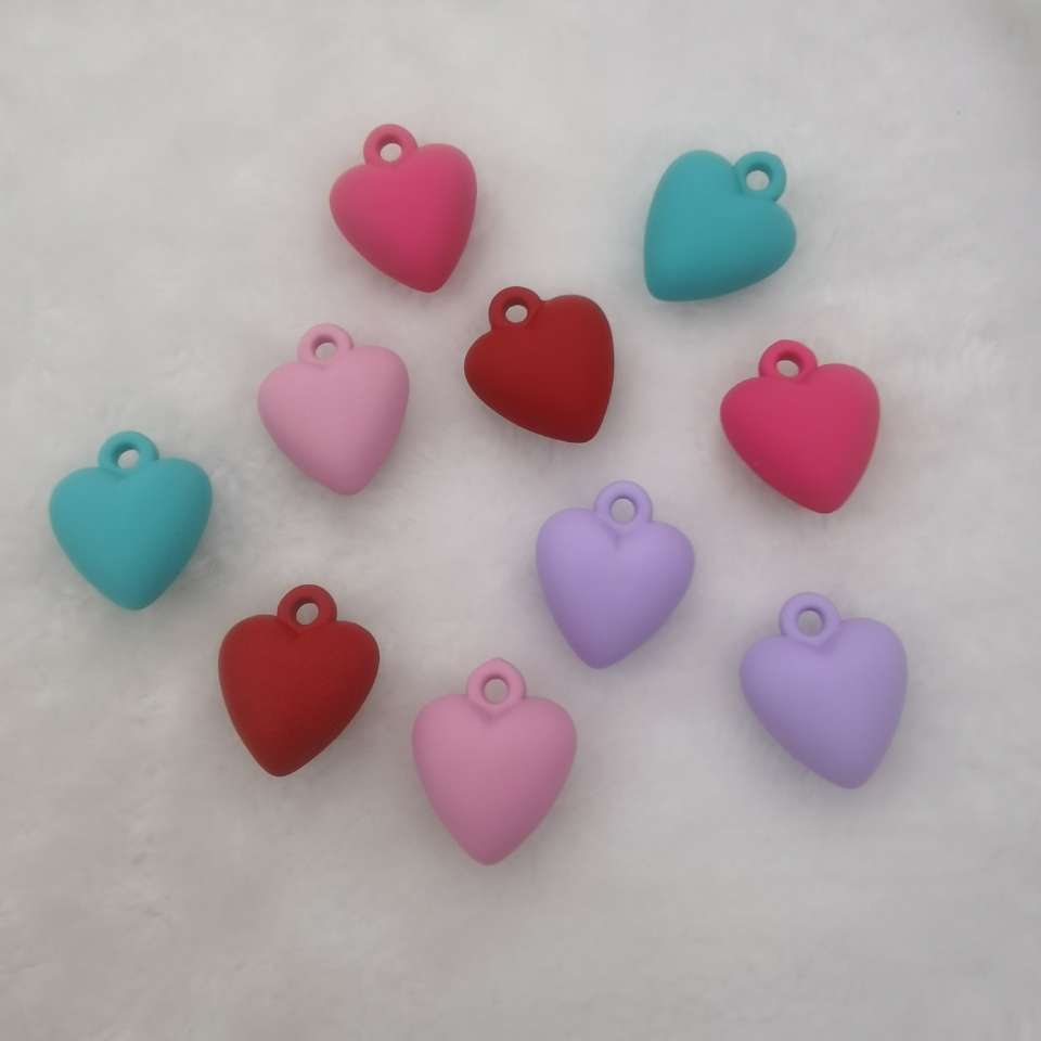 New Korean version lacquered hand feel paint heart-shaped keychain, woven rope bag pendant, personalized and versatile set, 200 pieces per package details Picture