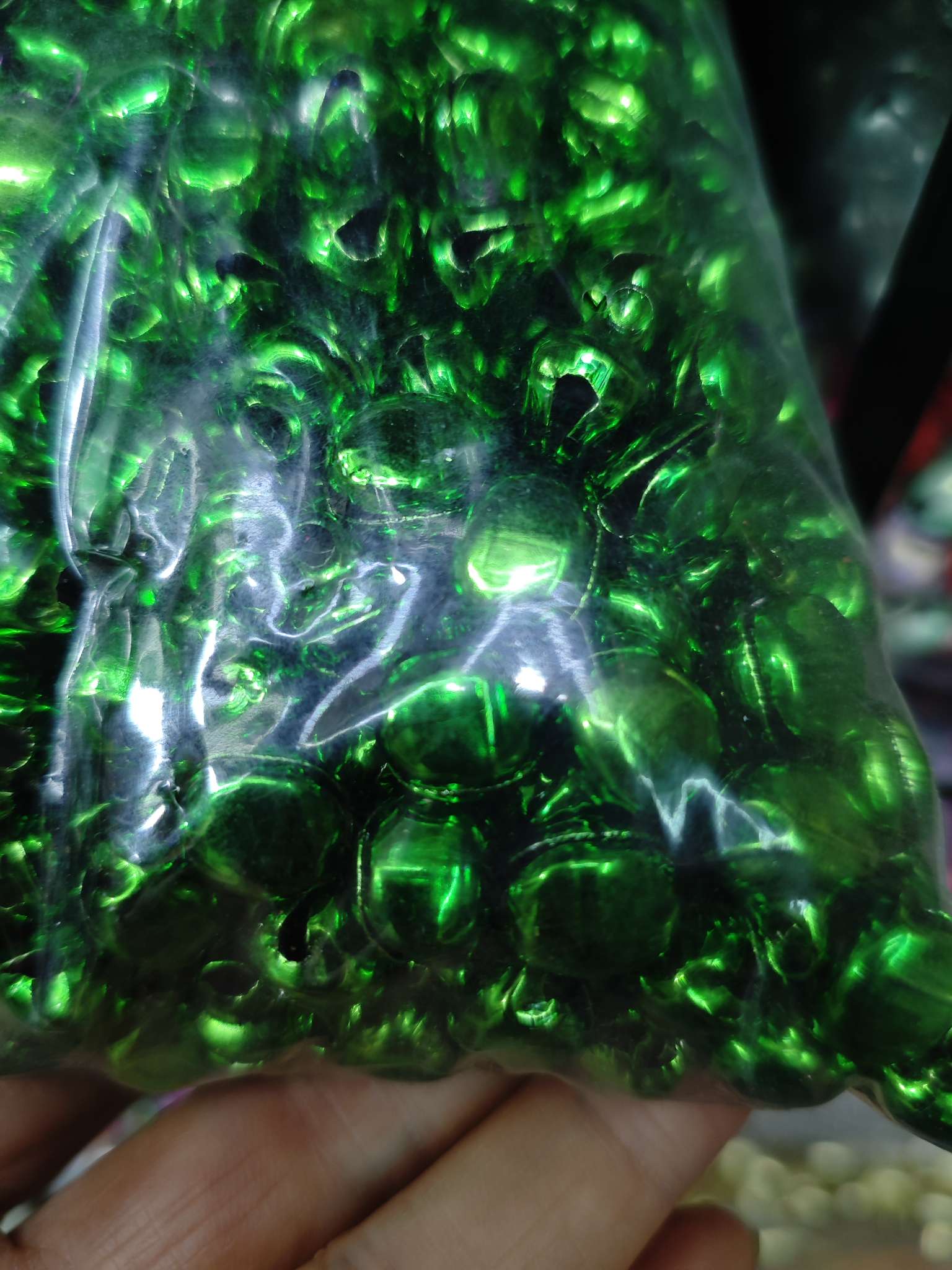 2025年新款精品铃铛鱼嘴铃铛翠绿色
可做圣诞用品，车挂件，中国结挂件，手链项链搭配专用，款式齐全，价格实惠。，