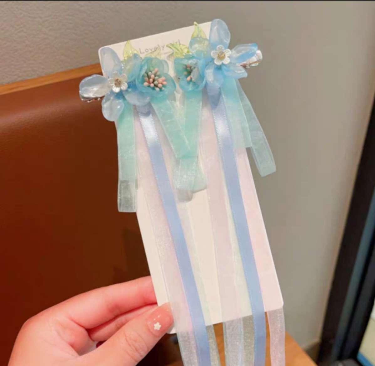 2025 New ancient-style headwear, children's super fairy tassel hair clip, girls' Hanfu bow ribbon, hair-safe headwear Item Picture