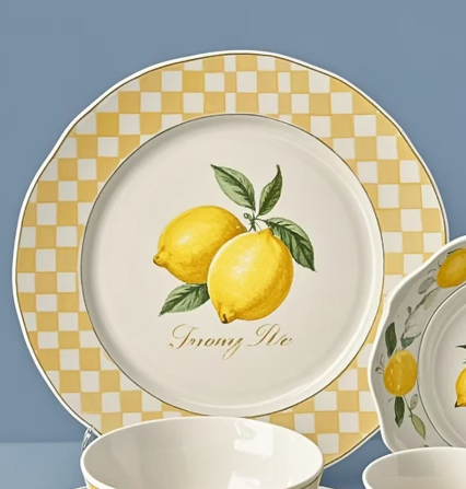 A variety of daily necessities items are available, including enamel soup basins, ceramic plates, butterfly plates, plastic snack plates and dinner plates