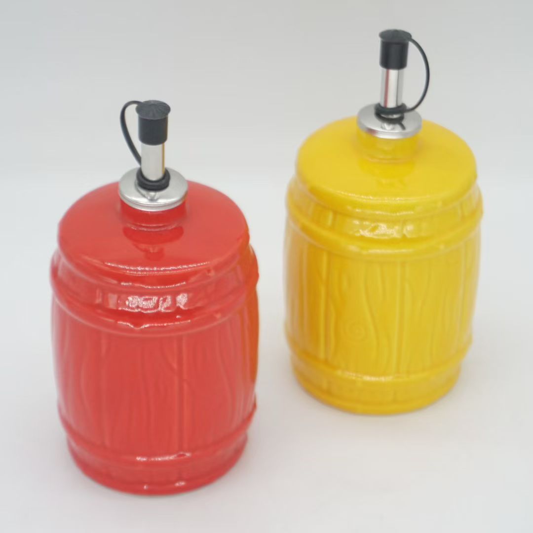 Daily necessities, kitchen sorting, ceramic oil jugs, seasoning bottles and jars