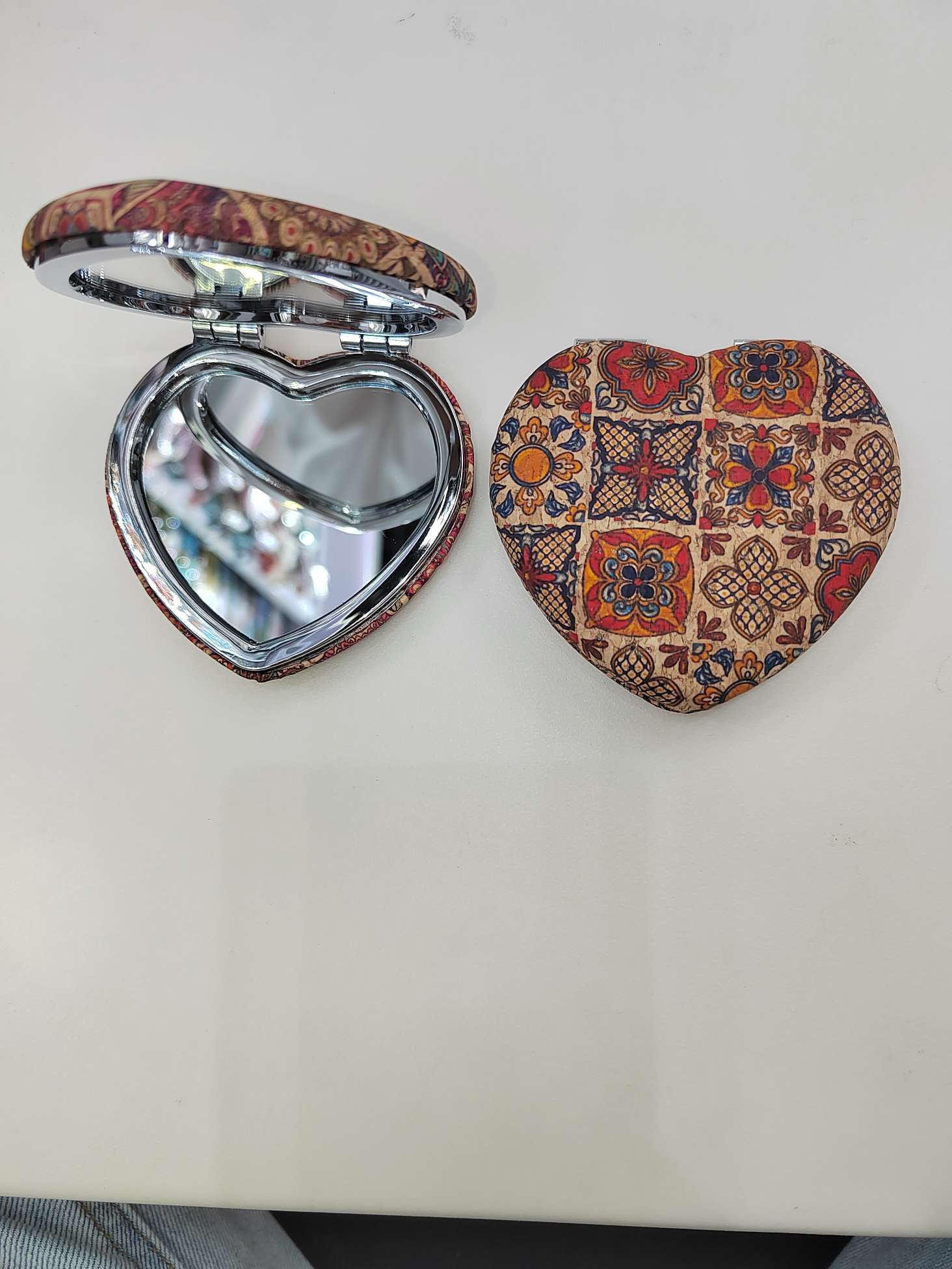 日用百货卫浴洗漱用品化妆镜台镜LED防碎镜子镜梳镜子多功能化妆镜子详情图3