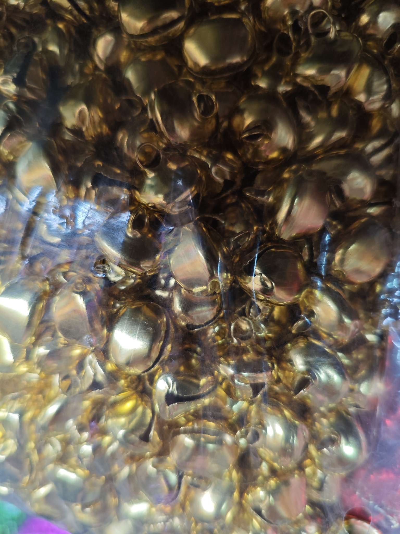 The 2025 new high-quality bell fish mouth bell is golden yellow and can be used as Christmas items, car pendants, Chinese knot pendants, and is specially designed for bracelets and necklaces. There are various styles and the prices are reasonable. , details Picture