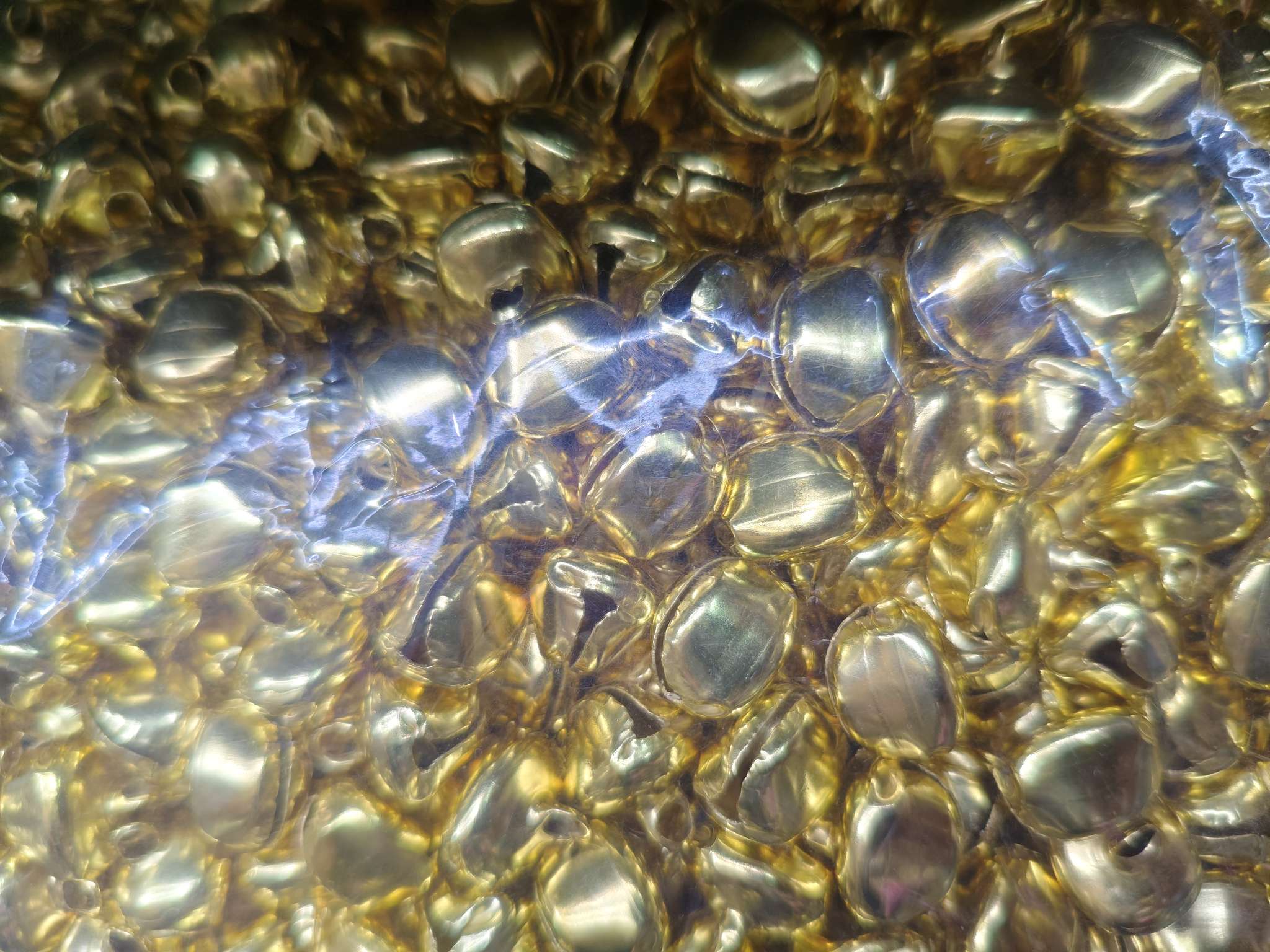 The 2025 new high-quality bell fish mouth bell is golden yellow and can be used as Christmas items, car pendants, Chinese knot pendants, and is specially designed for bracelets and necklaces. There are various styles and the prices are reasonable. , Specification image