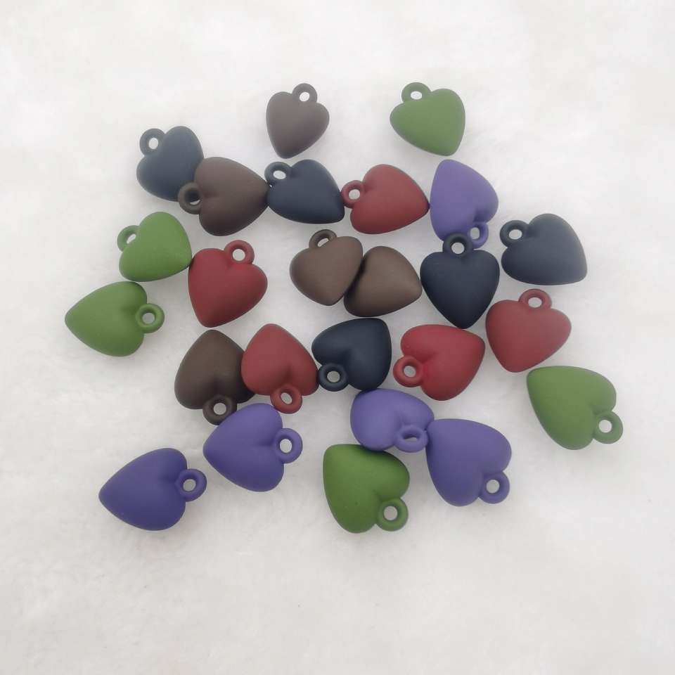 New DIY jewelry accessories, acrylic hand feel paint heart heart pendant, keychain bag, mobile phone chain pendant, 500 pieces per package New DIY jewelry accessories, acrylic hand feel paint heart heart pendant, keychain bag, mobile phone chain pendant, 500 pieces per package