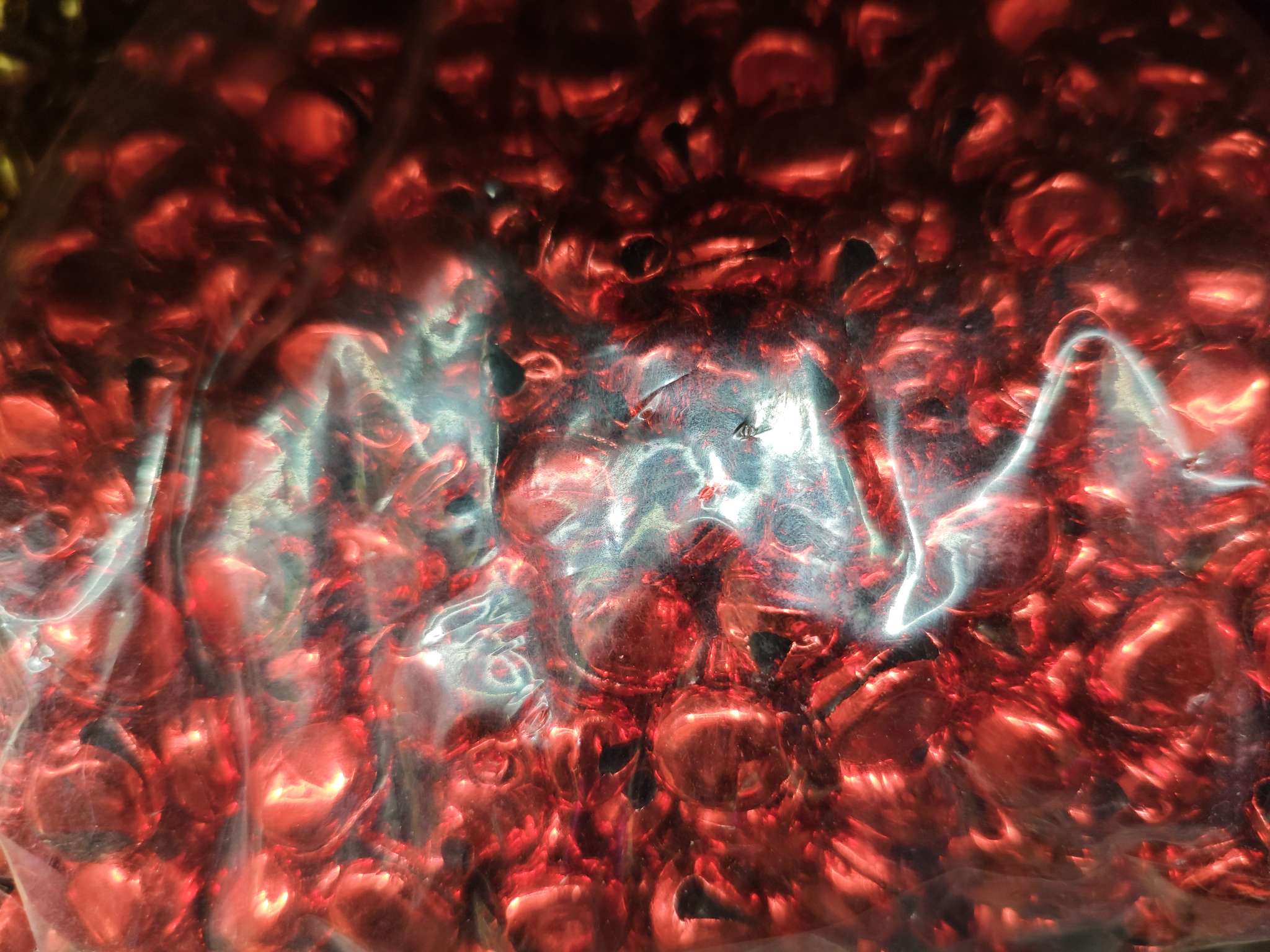 The new 2025 premium bell fish mouth bell in bright red can be used as Christmas items, car pendants, Chinese knot pendants, and is specially designed for bracelets and necklaces. The styles are complete and the prices are reasonable. Welcome to purchase Specification image