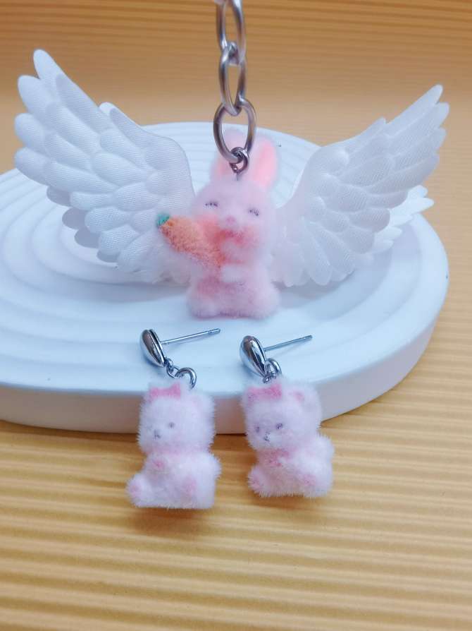 圣诞系列可爱兔子耳钉和天使翅膀兔子钥匙扣产品图