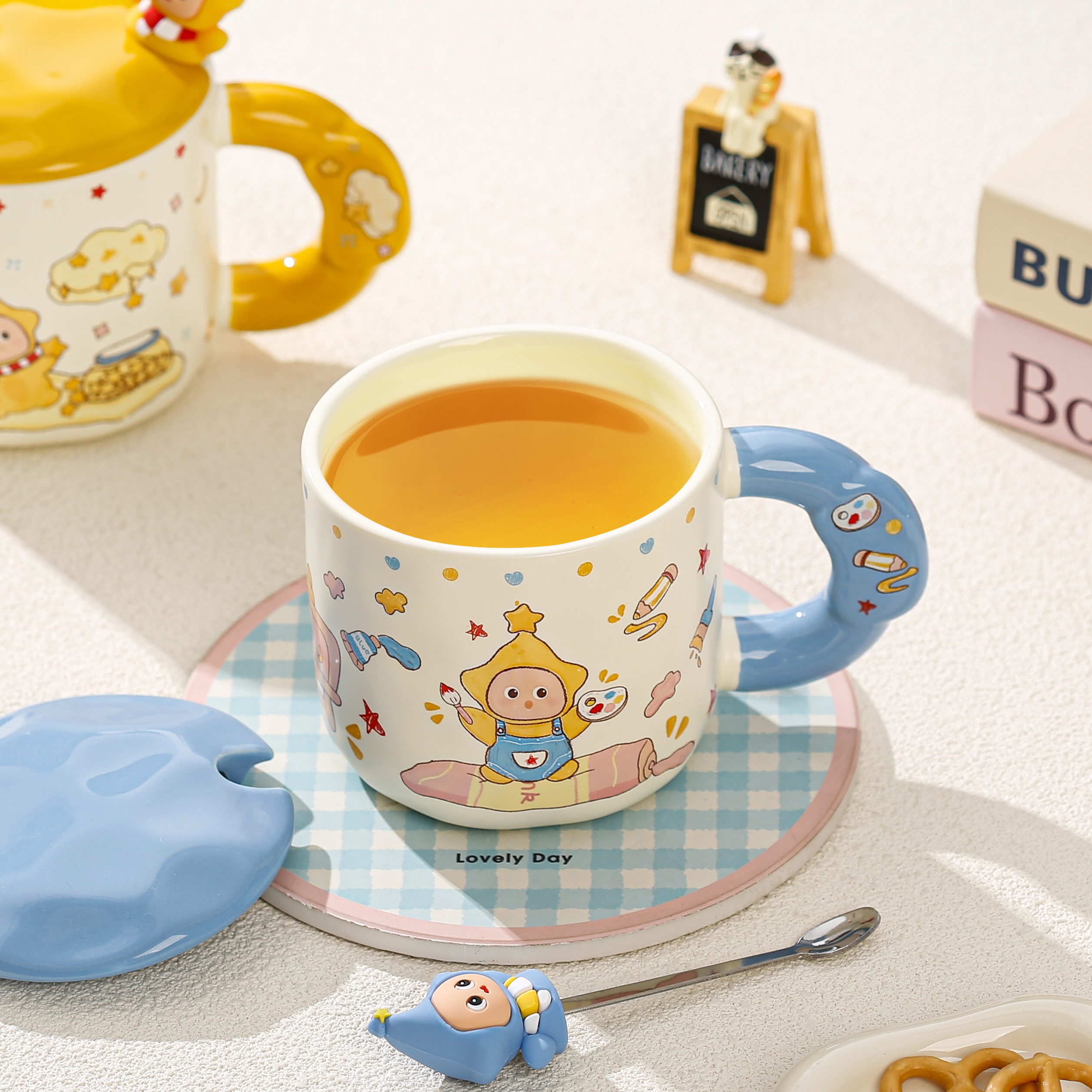 Creative cartoon water cups, cute and good-looking, Children's Day mugs, ceramic cups, birthday gifts, household drinking cups Application Scenario