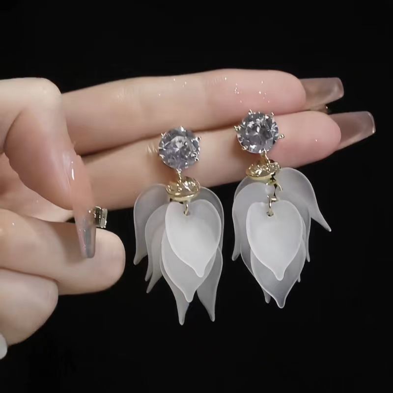 超仙设计感花瓣流苏耳环时尚闪钻精致小清新新款爆款气质耳饰产品图