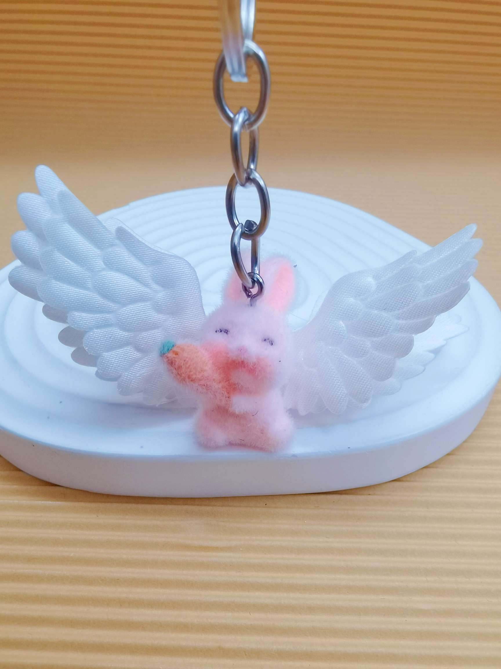 圣诞系列可爱兔子耳钉和天使翅膀兔子钥匙扣白底实物图