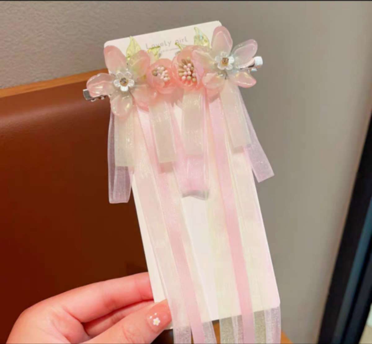 2025 New ancient-style headwear, children's super fairy tassel hair clip, girls' Hanfu bow ribbon, hair-safe headwear Specification image