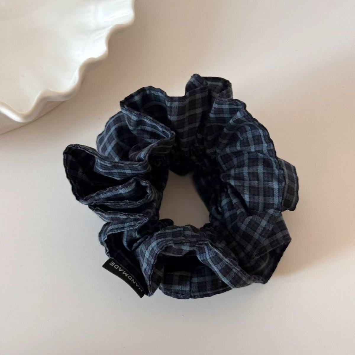 French retro checkered waist hair band, double-layer large intestine hair band, elegant ponytail hair tie Application Scenario