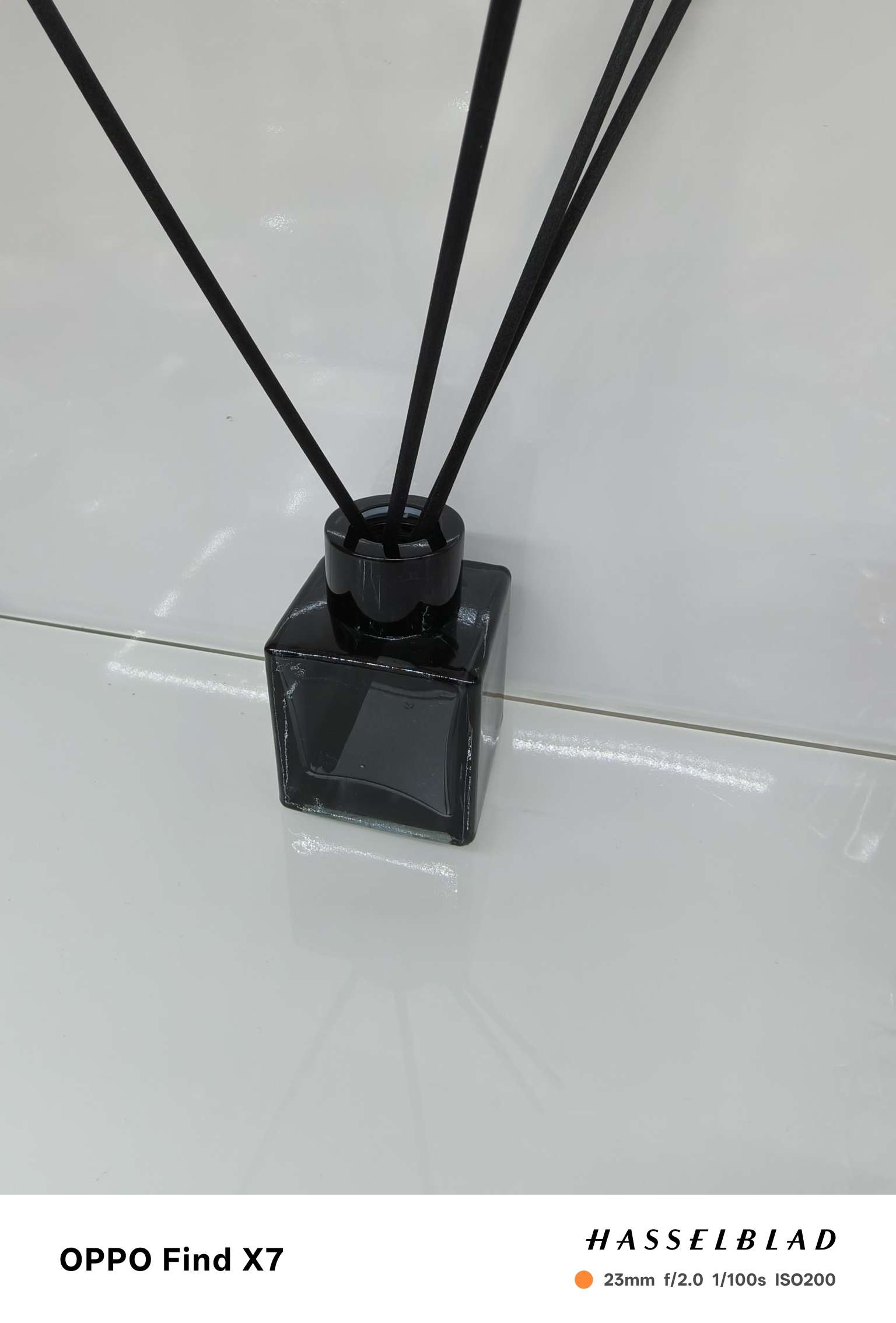 Aromatherapy small bottles, glass bottles, daily necessities, daily sundries, glassware Application Scenario