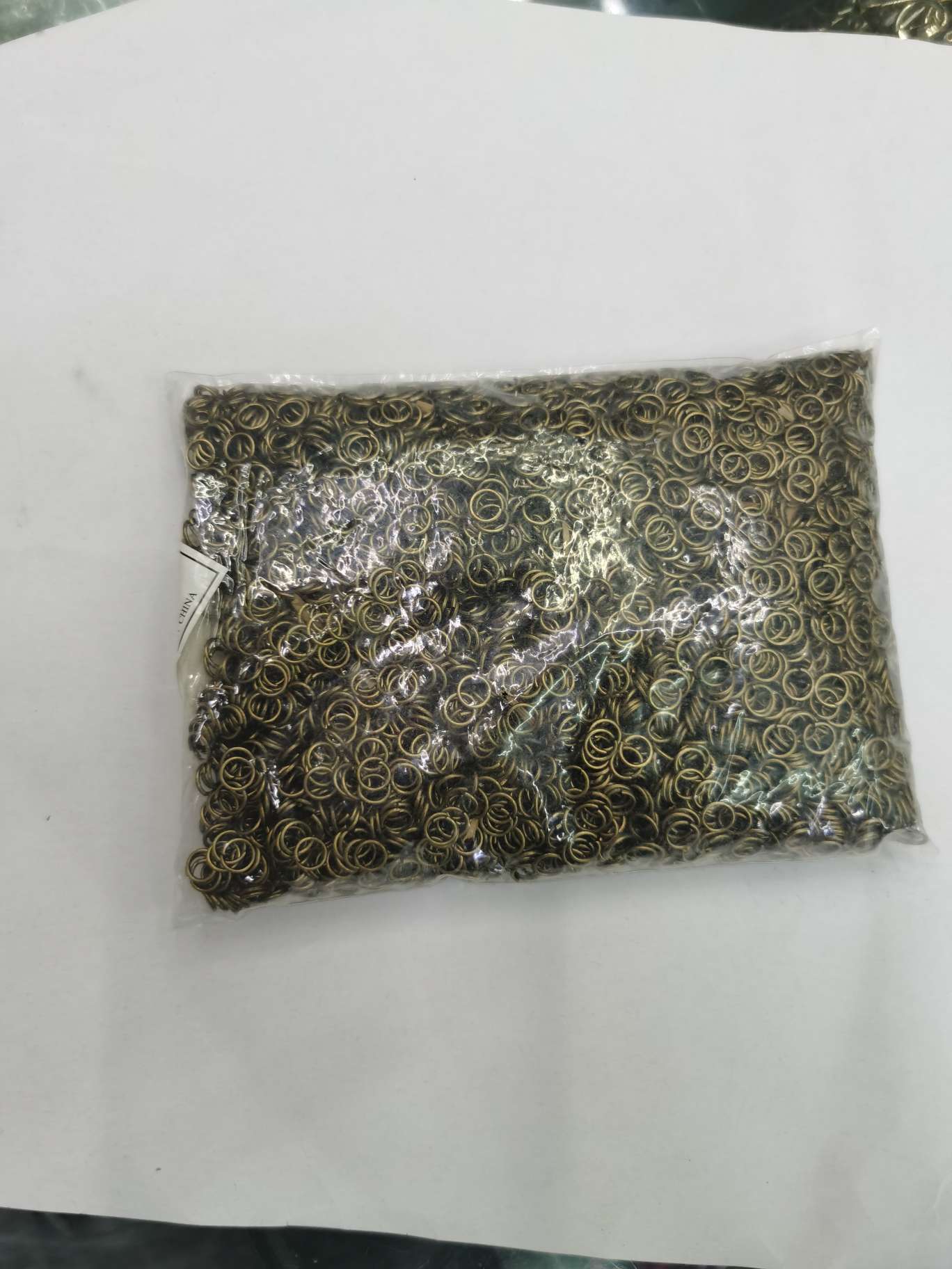 Jewelry accessories: magnet, magnetic clasp, spring, copper thread, small jewelry, DIY handcrafted accessories, decorative materials, clasp accessories details Picture