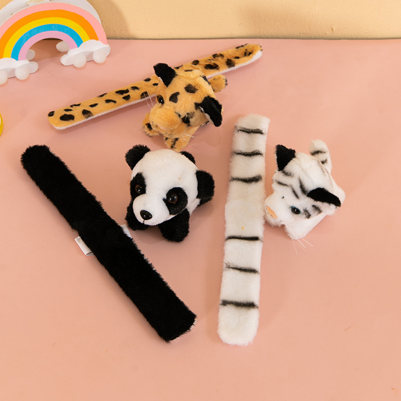 Cross-border exclusive cute Kapi Papa Papa bracelet, the same style of animal capybara plush toy bracelet as the Internet celebrity Application Scenario