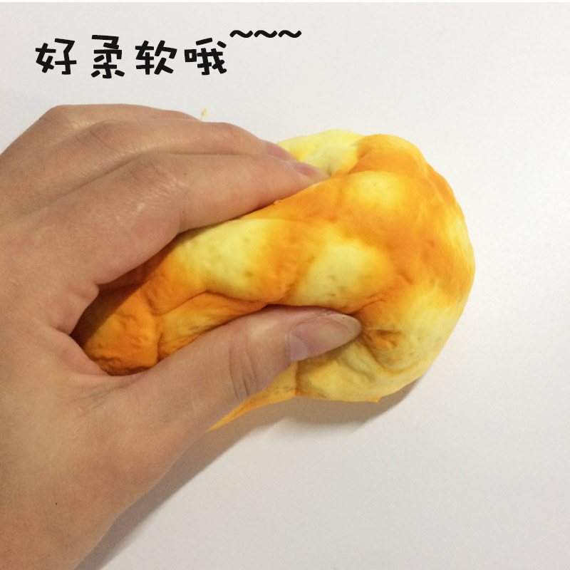 The simulated bread is fragrant, soft, slow to rebound, wet and soft. The huge bread is decorated with a fake model cake. Play house and relieve stress Specification drawing