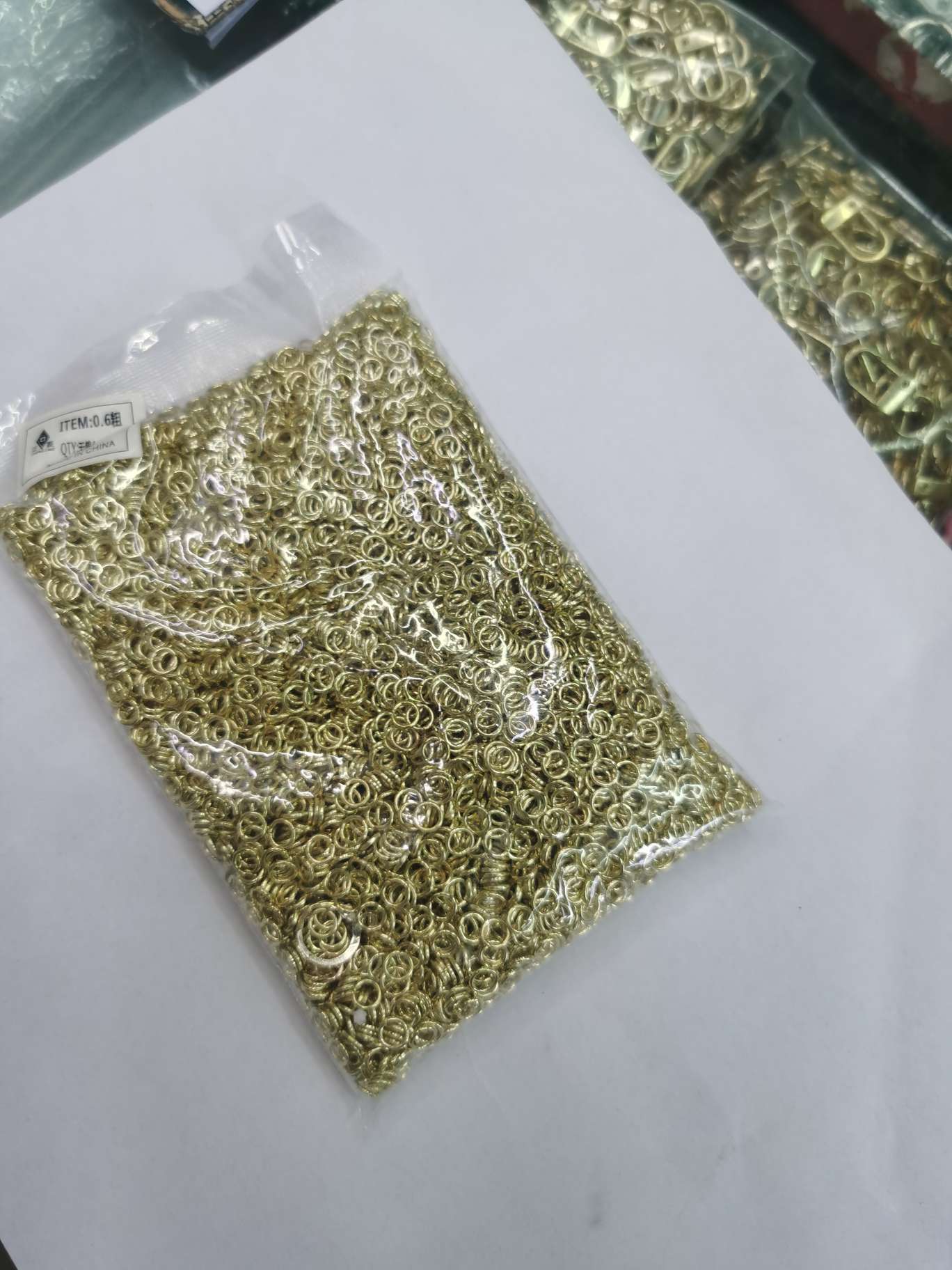 新品饰品配件多款精选时尚装饰品配件百搭创意饰品配件配饰配件组合产品图