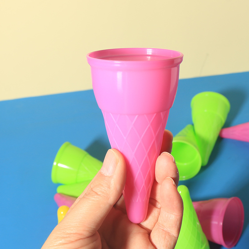 Wholesale of ice cream cones, ice cream sets, children's space toys, sand molds, beach water play tools and accessories from the source factory Application Scenario