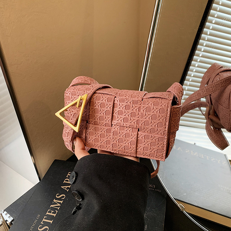 Spring 2025 new Korean-style trendy single-shoulder bag, niche design bag, women's fashionable woven small square bag crossbody bag Specification drawing