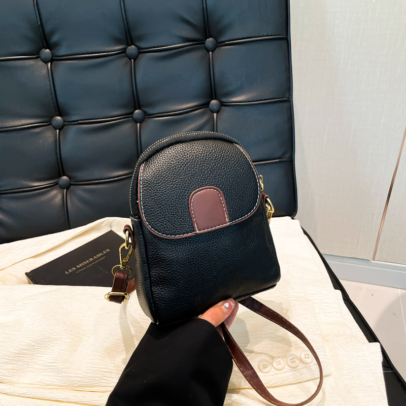 Street minimalist women's bag, small bag, mobile phone bag, new Spring/Summer 2025 crossbody bag, Korean style trendy and fashionable single-shoulder bag details Picture
