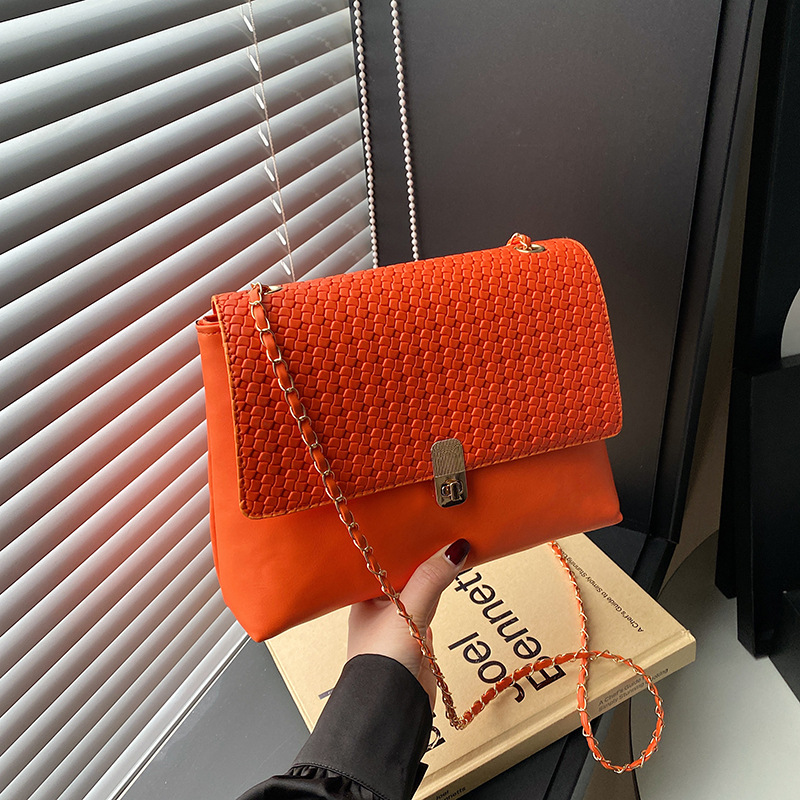 Cross-border women's bag woven fashion versatile chain crossbody bag 2025 new style niche retro single-shoulder armpit small square bag Specification drawing