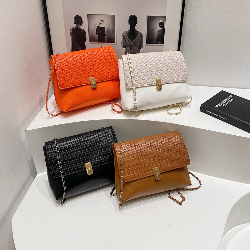 Cross-border women's bag woven fashion versatile chain crossbody bag 2025 new style niche retro single-shoulder armpit small square bag full figure