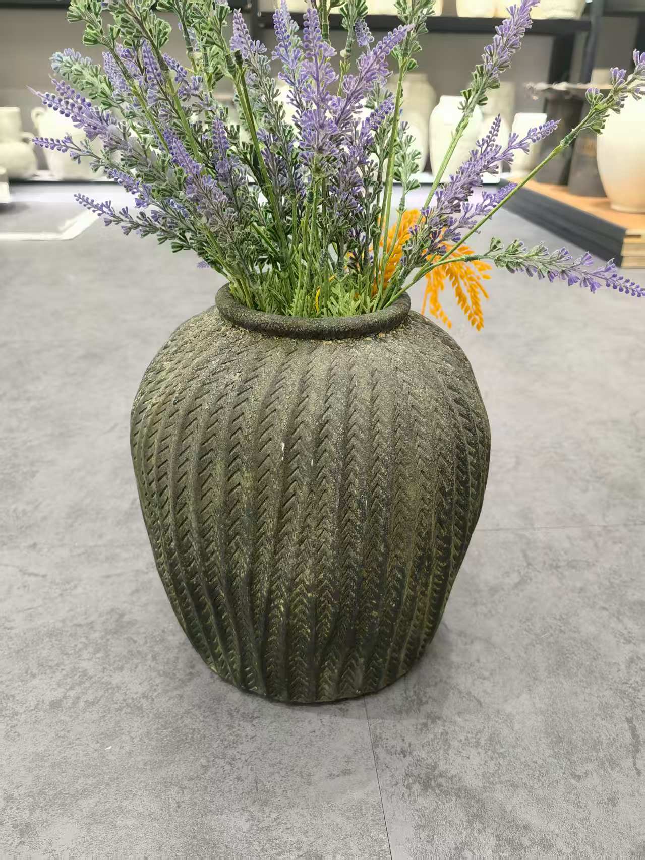 Ceramic craft, red ceramic, horse ceramic, vases, ornaments, home decoration handicrafts, ceramic flower arrangements details Picture