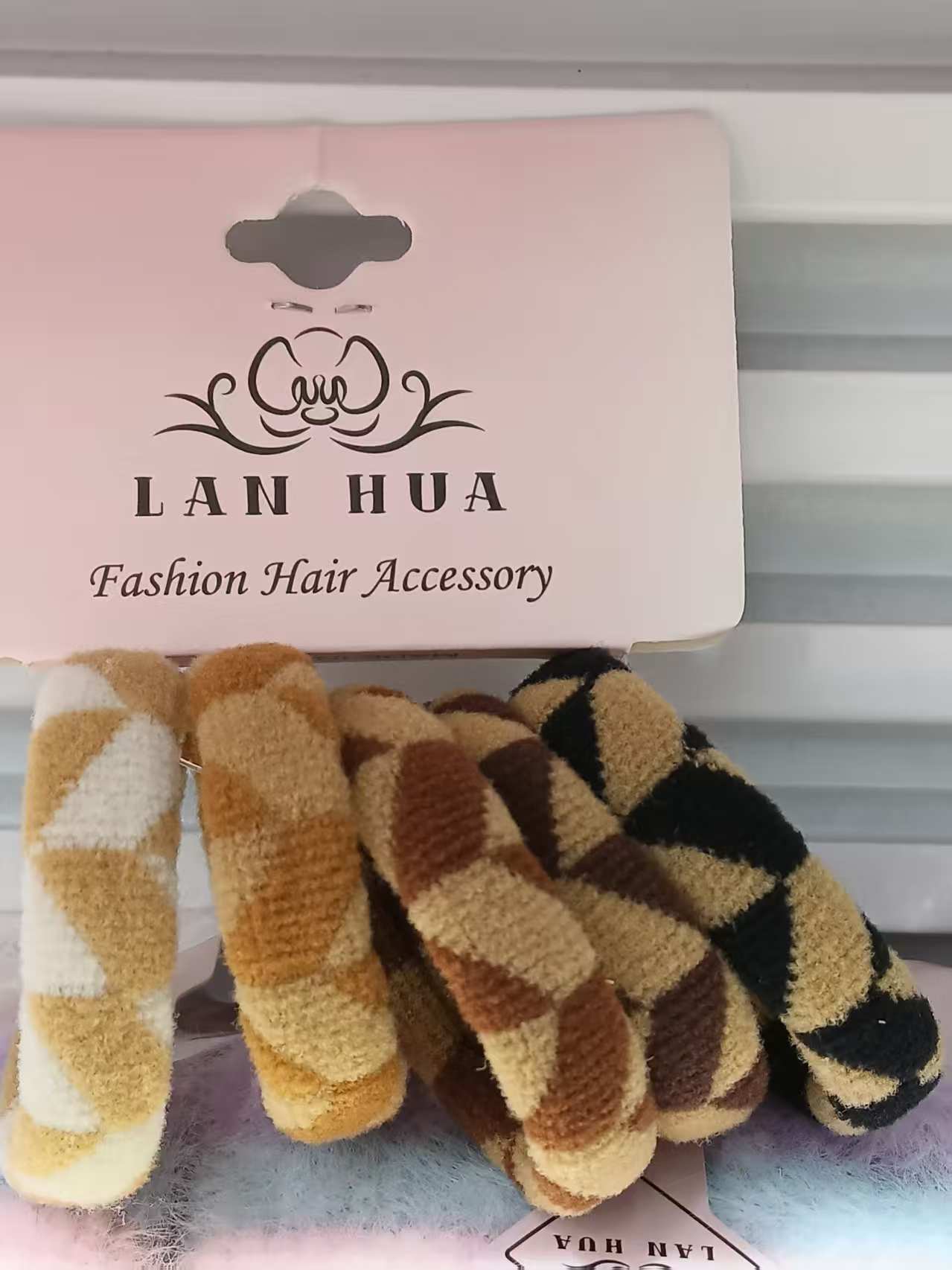Large intestine hair band, hair accessory, hair tie, large intestine hair band, hair accessory, Korean style, simple and versatile hair accessories for girls, trendy accessories Application Scenario