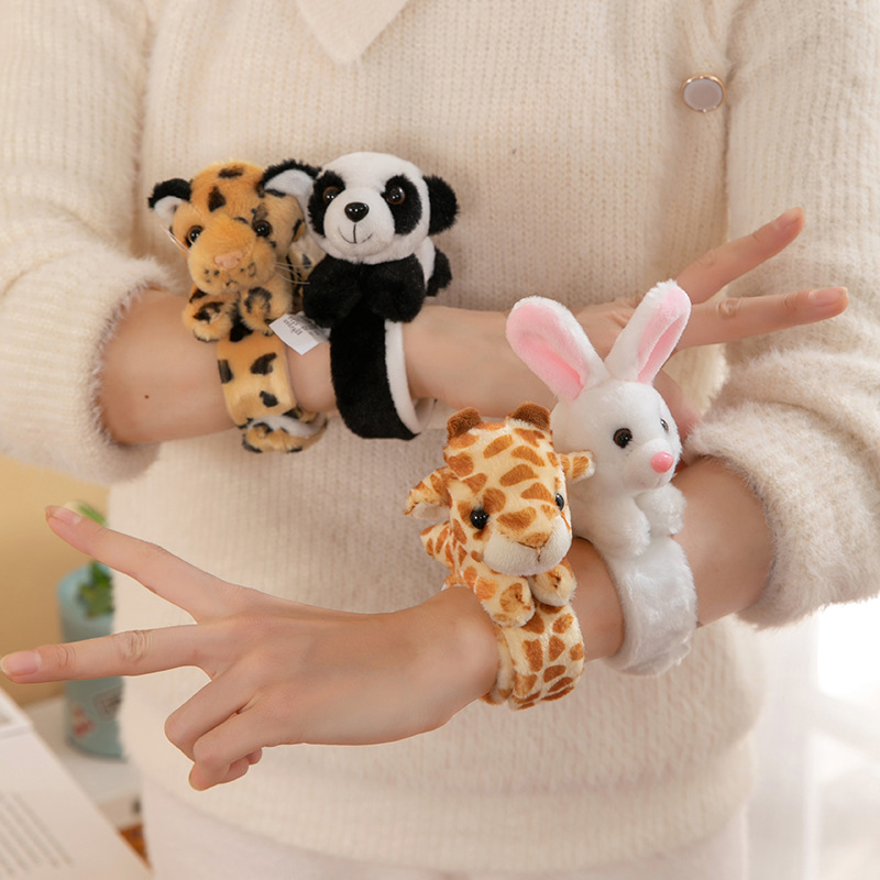 Cross-border exclusive cute Kapi Papa Papa bracelet, the same style of animal capybara plush toy bracelet as the Internet celebrity Specification drawing