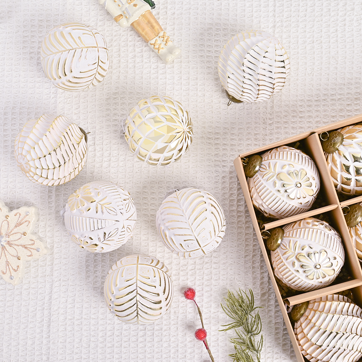 圣诞/圣诞树圣诞用品/透明半圆球/圣诞球/圣诞用品白底实物图