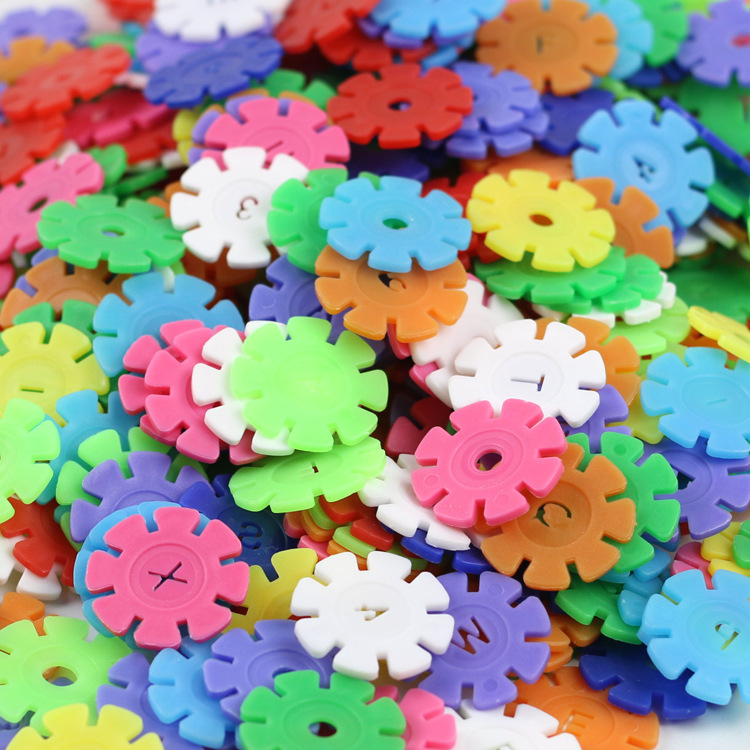Digital letter snowflake plastic building block assembly children's toy diy early education snowflake children's toy assembly Application Scenario
