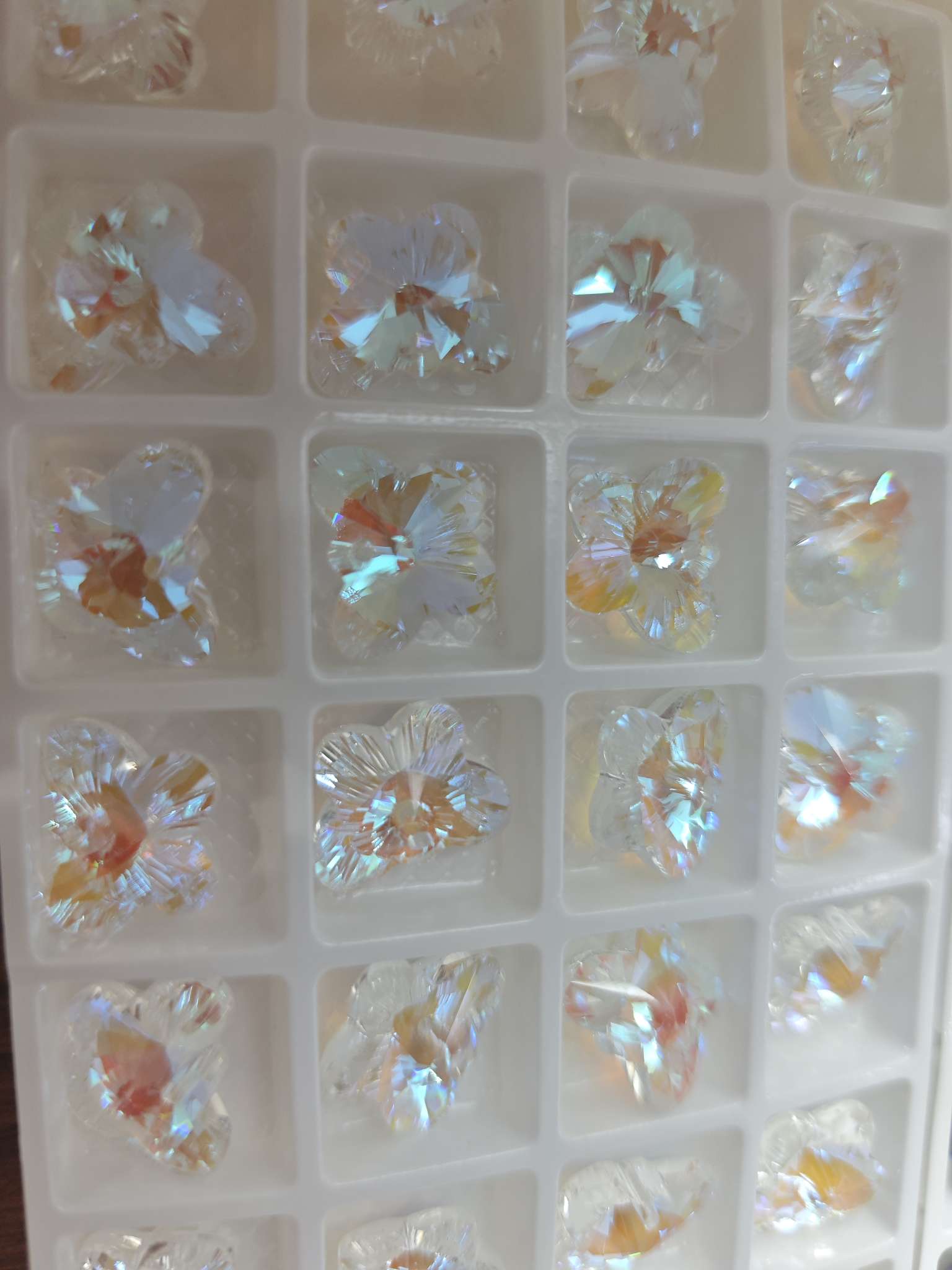 DIY handcrafted crystal glass pendants with various shapes, dreamy colors, and bead jewelry accessories Application Scenario