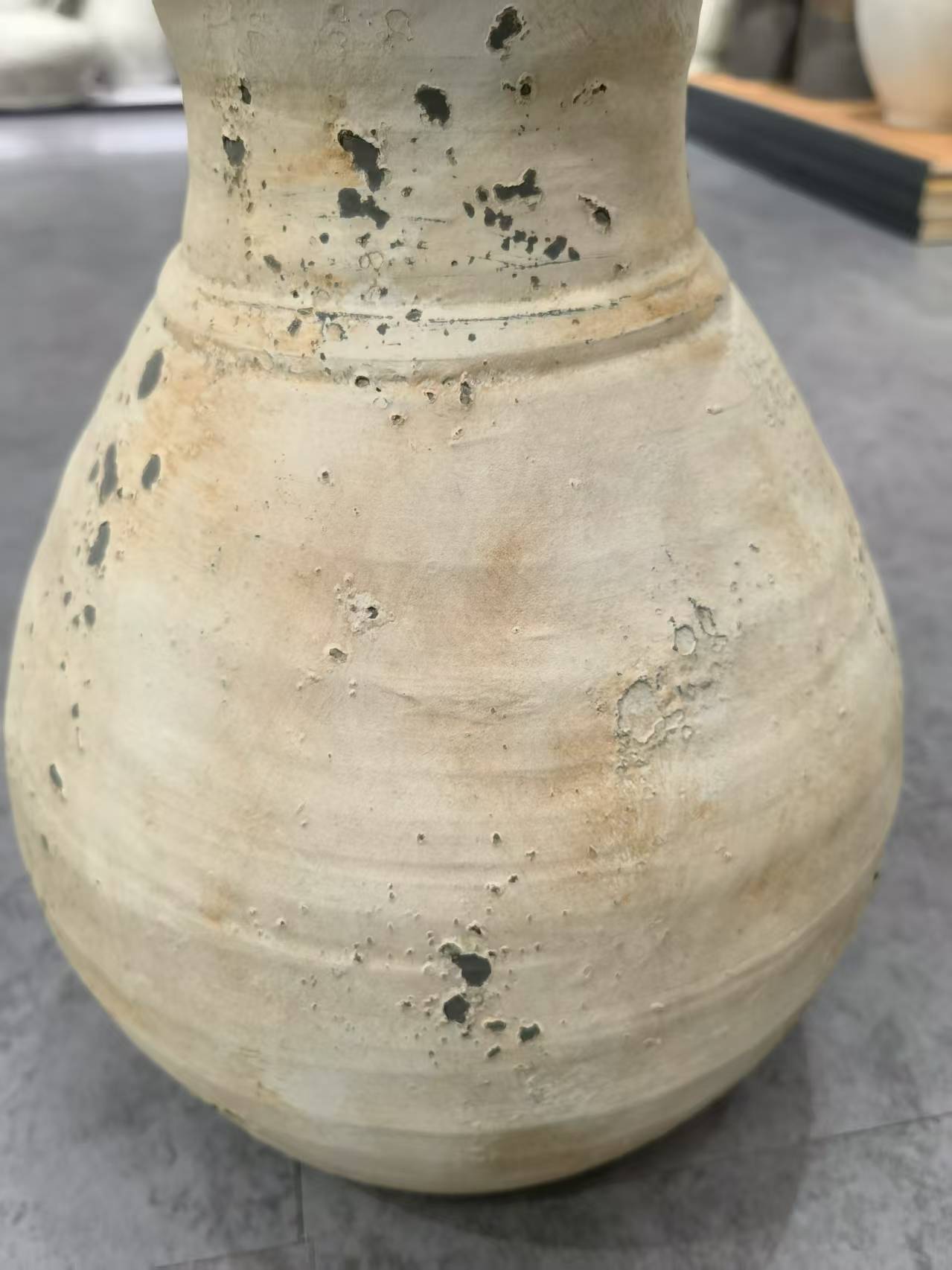 Ceramic craft, red ceramic, horse ceramic, vases, ornaments, home decoration, ceramic flower artworks, handicrafts collection Application Scenario