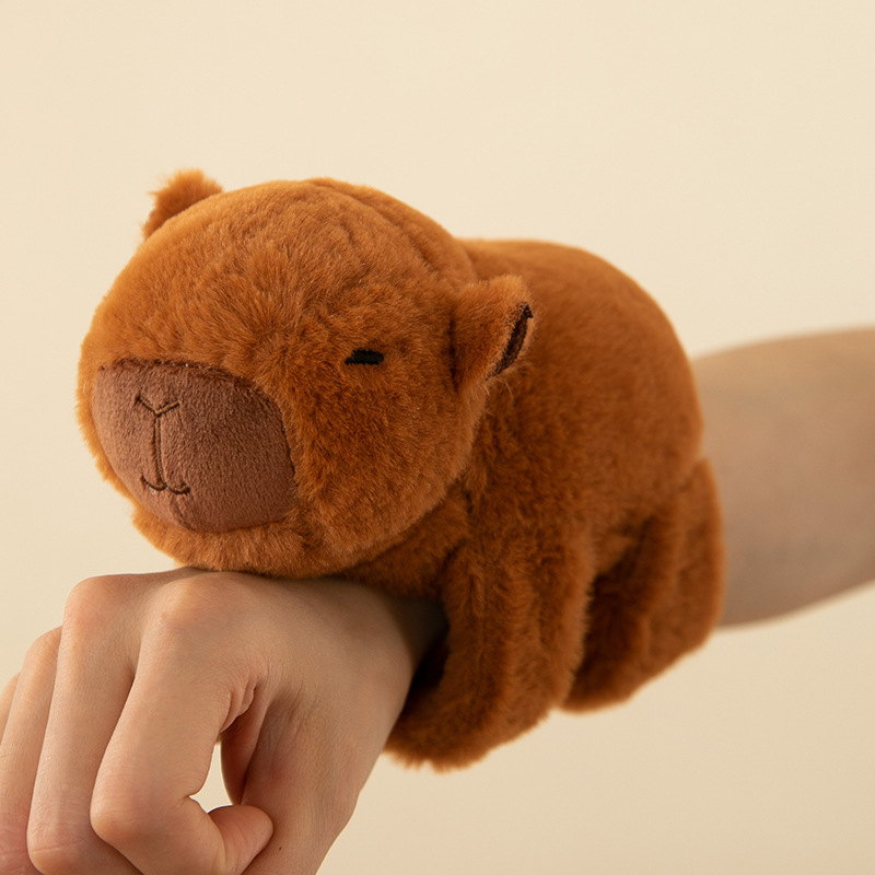 Cross-border exclusive cute Kapi Papa Papa bracelet, the same style of animal capybara plush toy bracelet as the Internet celebrity full figure