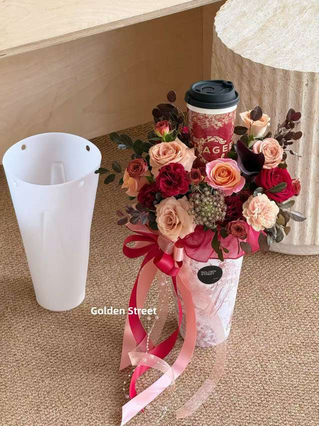 Ice cream wraps, flower vases, dried flowers, and supplies for flower shops detail image 5