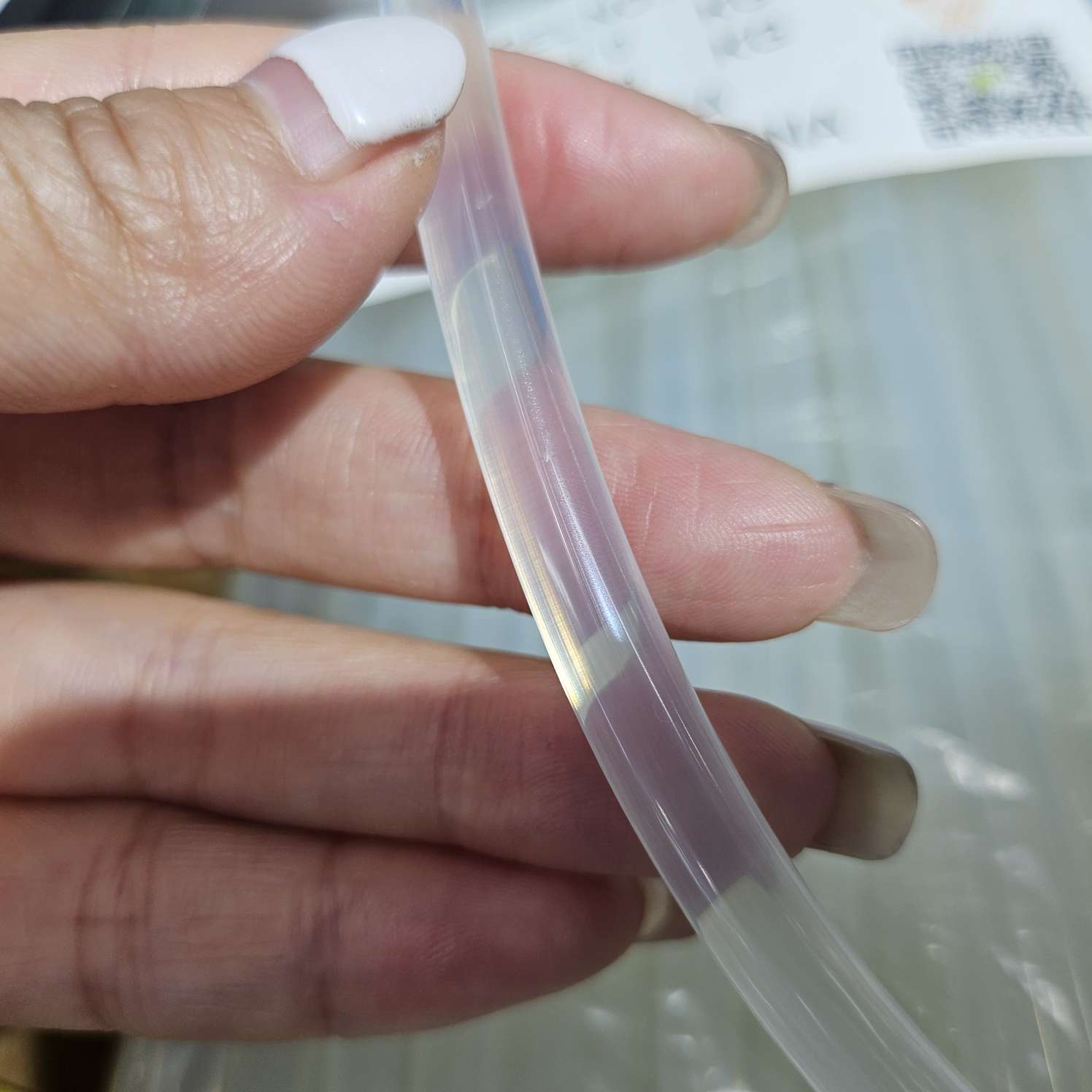 化工合成胶粘剂热熔胶胶棒胶粒胶条热熔枪胶棒压敏胶多用途粘接材料胶棒热熔胶白底实物图