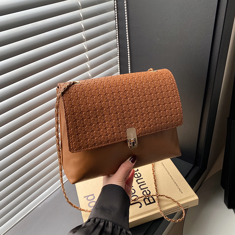 Cross-border women's bag woven fashion versatile chain crossbody bag 2025 new style niche retro single-shoulder armpit small square bag details Picture