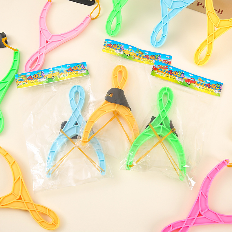 Wholesale of plastic children's toys, small slingshots, soft elastic rings, small toys, outdoor catapult toys, and small gifts for street vendors Application Scenario
