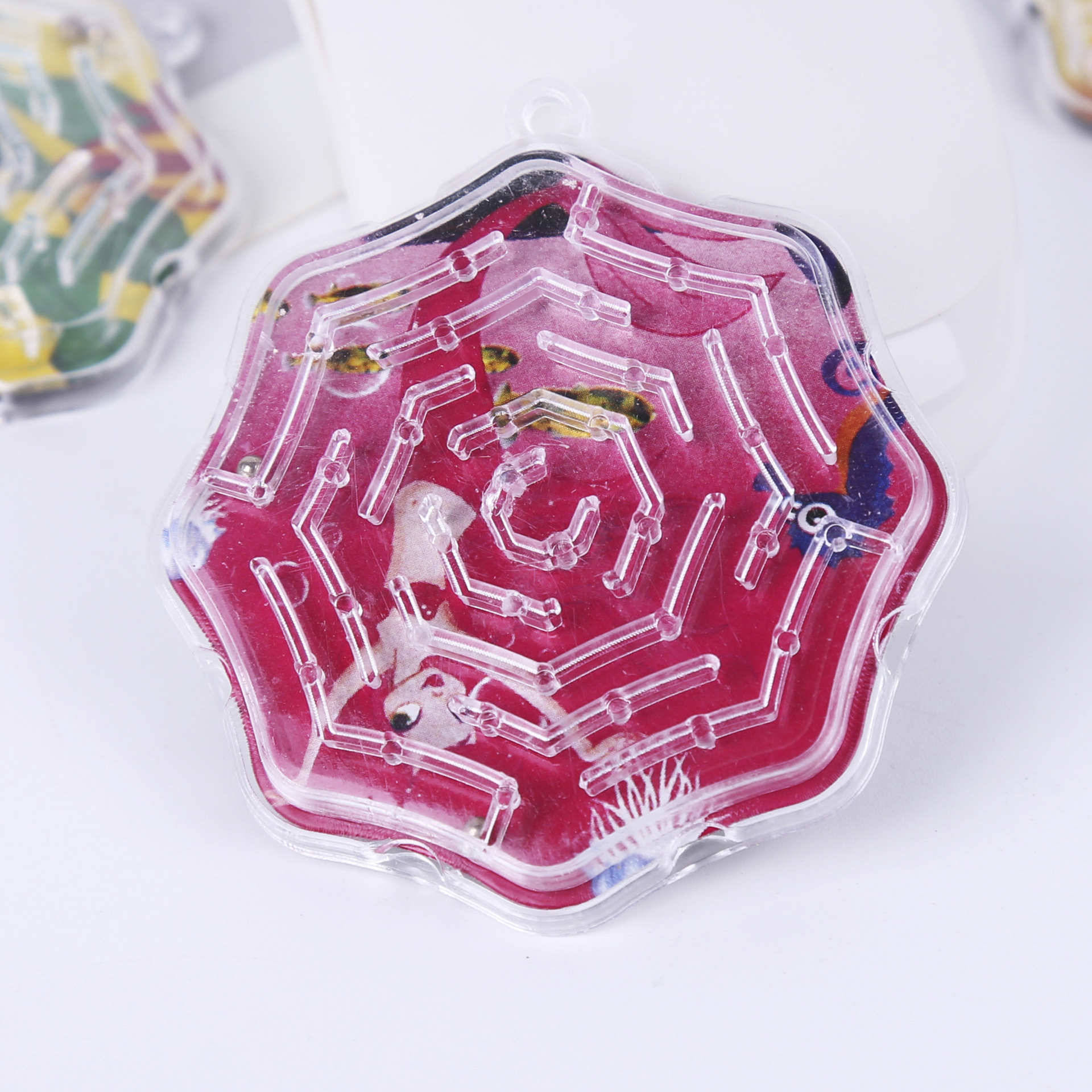 Circular maze, children's steel ball maze, educational toys, ball track maze, student prizes, street stall supply Application Scenario