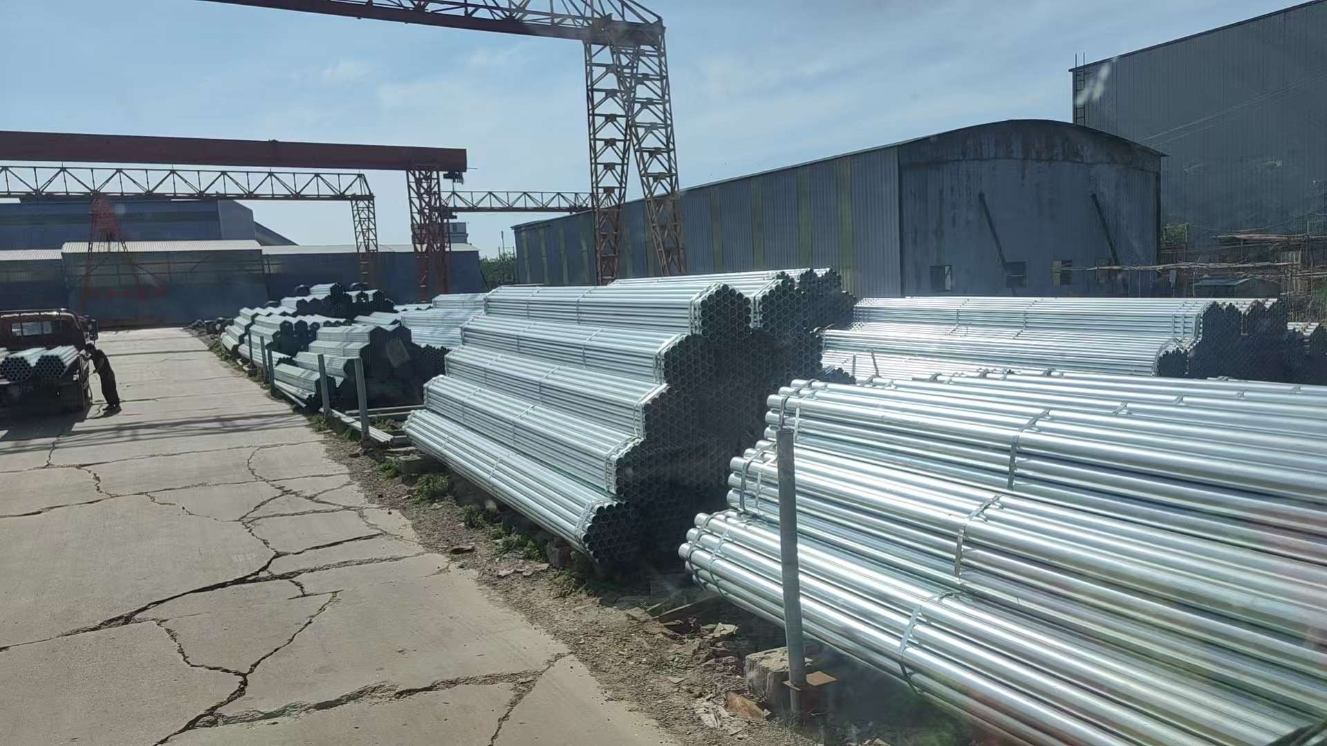 工厂直销钢管镀锌管无缝管热镀锌冷镀锌方管方钢圆钢钢板大口径圆管