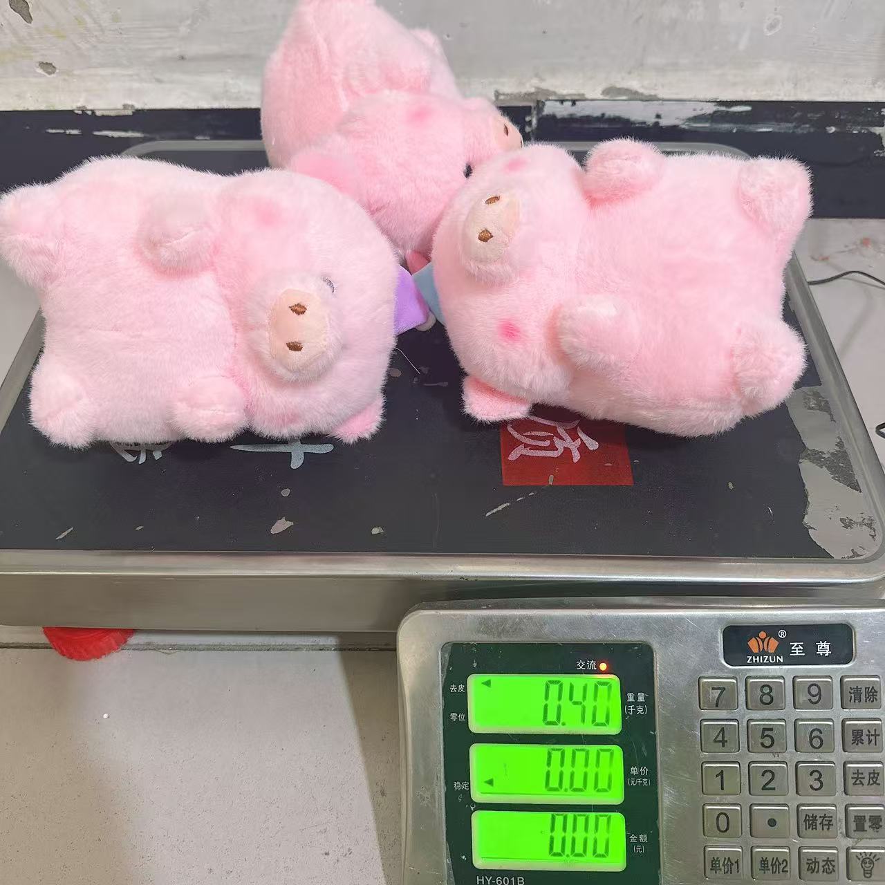 A new 8-inch premium upgraded version of the "Little Pig" for foreign trade, a high-end claw machine-specific plush toy, and a small gift for the event Application Scenario