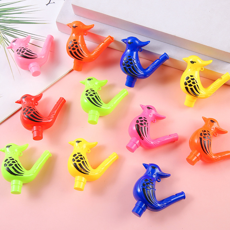 Children's whistling toys, waterbird whistles. When water is added to the whistle, it can produce the sound of birds singing. Musical instrument toys details Picture