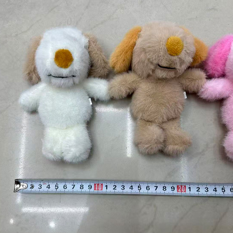 Plush toys, four-color Snoopy dolls, plush cube creative dolls, cartoon peripheral pendants, plush doll pendants, keychains, cloth doll pendants, cute decorative gifts, claw machine factory direct sales Application Scenario