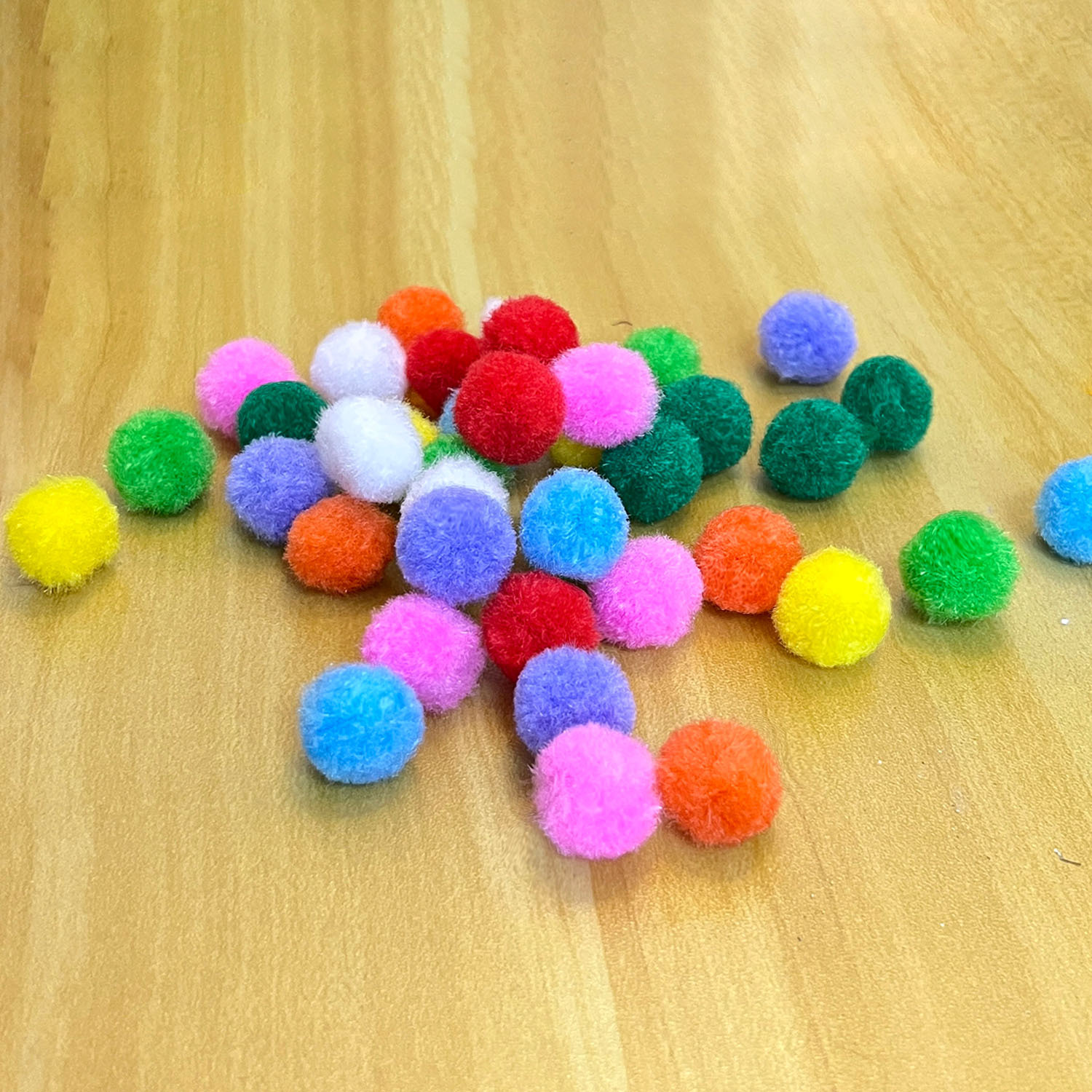 diy accessories of mixed color polyester filament high-elasticity POMPOM balls, 15mm mixed color Christmas small pompom balls details Picture