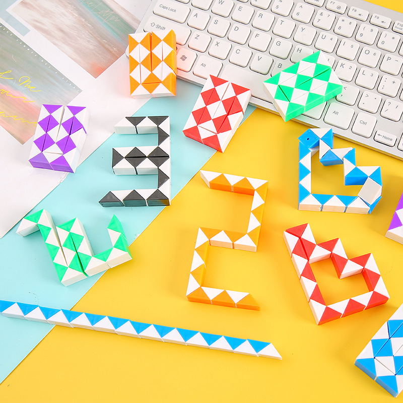 Small versatile Magic Ruler Rubik's Cube toy, 24-piece Magic ruler children's educational Rubik's cube intelligence toy, small gift for kindergarten Application Scenario