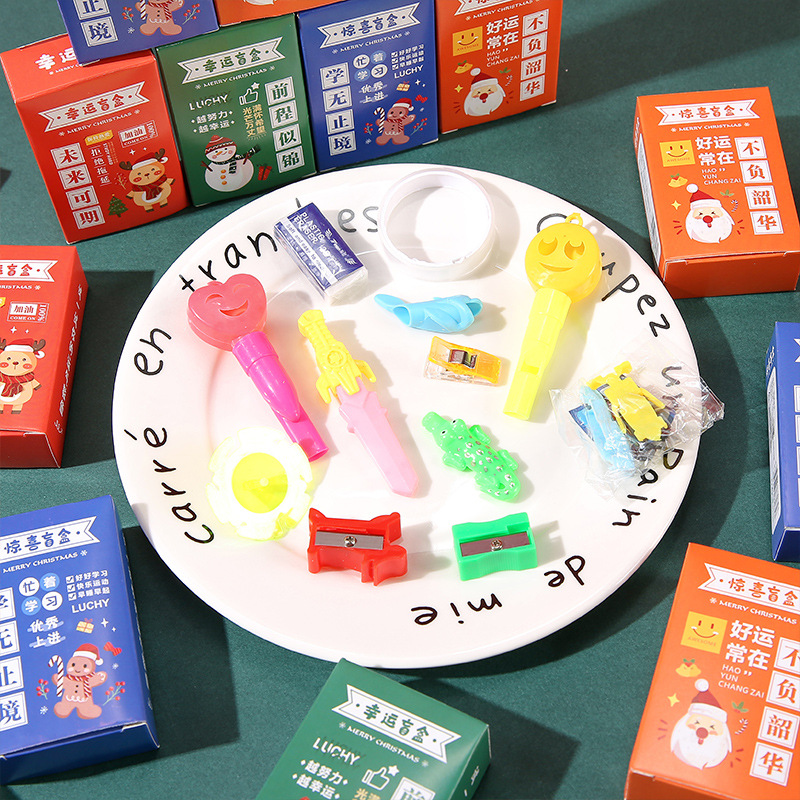 Children's lucky Christmas blind boxes, stationery and toys, small blind boxes, love Christmas surprise boxes, student gifts wholesale Application Scenario