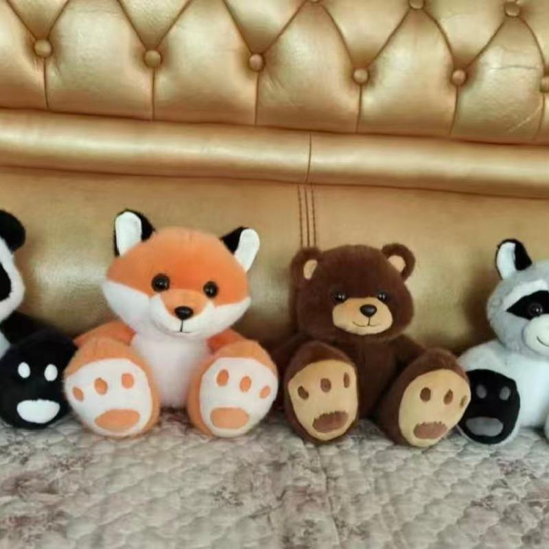 A great variety of plush toys, figurines and dolls are waiting for you details Picture