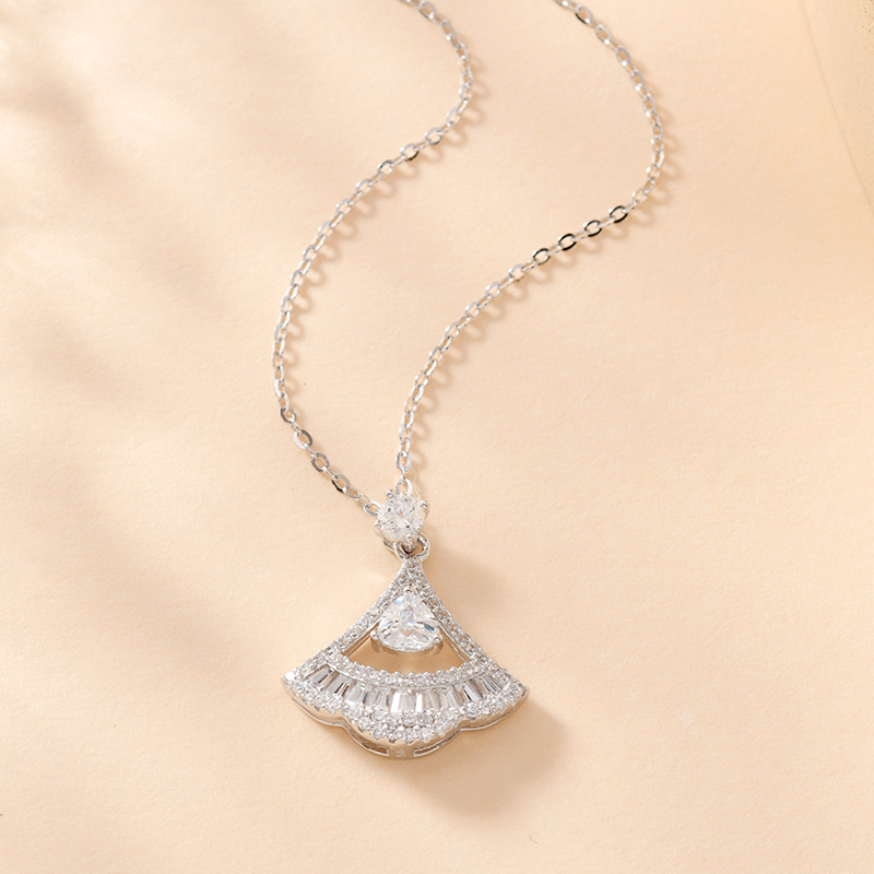 Influence jewelry Color: 925 silver pure silver water diamond Ginkgo leaf collarbone chain necklace details Picture